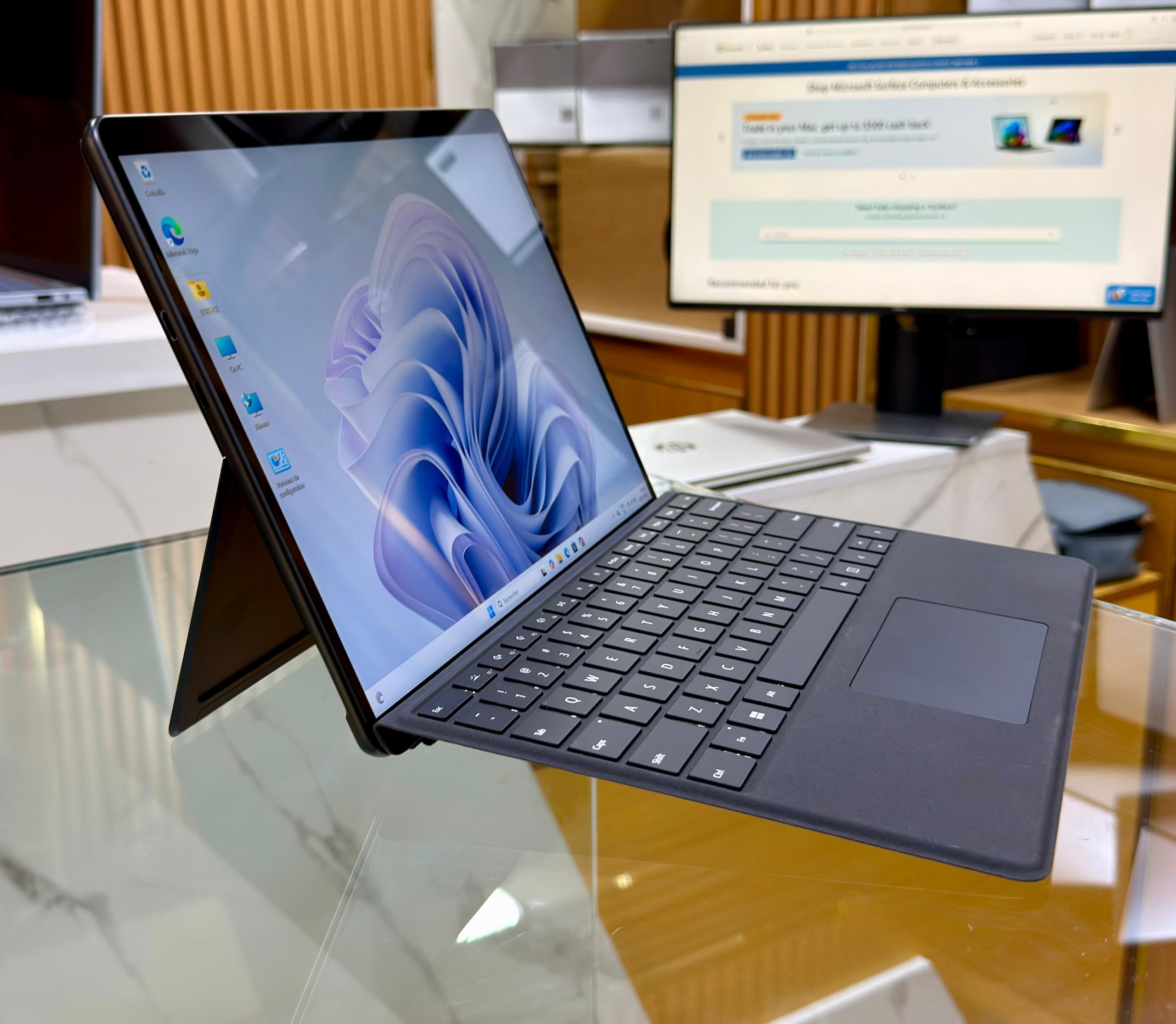 📘 MICROSOFT SURFACE PRO 9